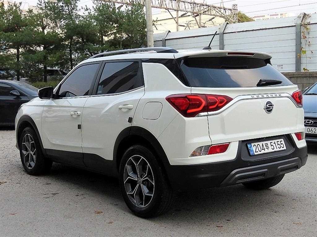 KG모빌리티(쌍용) 코란도 뷰티풀코란도 2WD 가솔린 1.5 C7 이미지 3