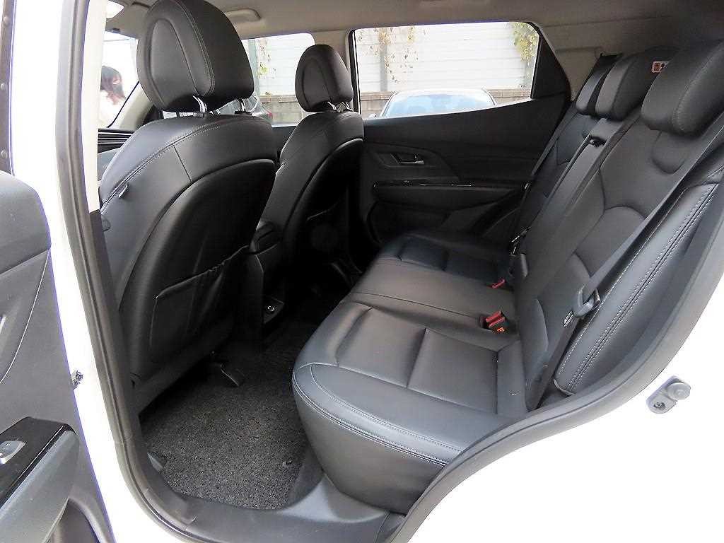 KG모빌리티(쌍용) 코란도 뷰티풀코란도 2WD 가솔린 1.5 C7 이미지 6