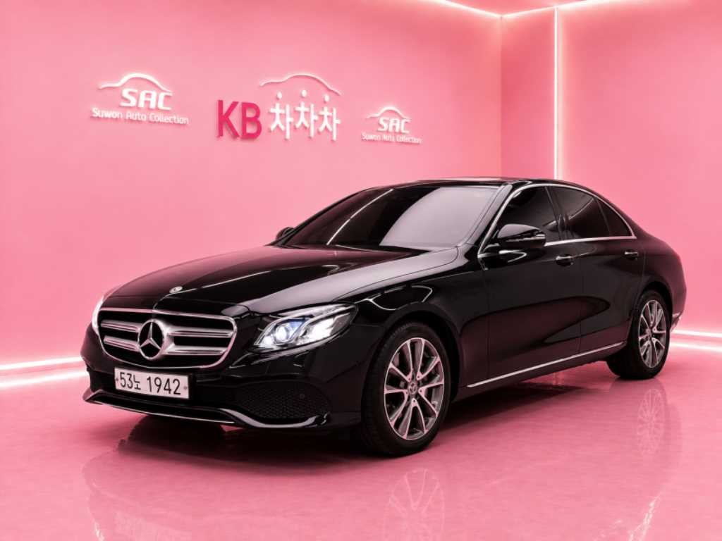 벤츠 E 클래스 E-클래스 W213 E300 4MATIC 아방가르드 이미지 1