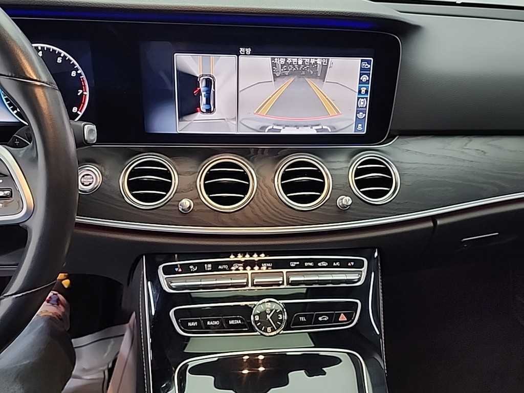 벤츠 E 클래스 E-클래스 W213 E300 4MATIC 아방가르드 이미지 11