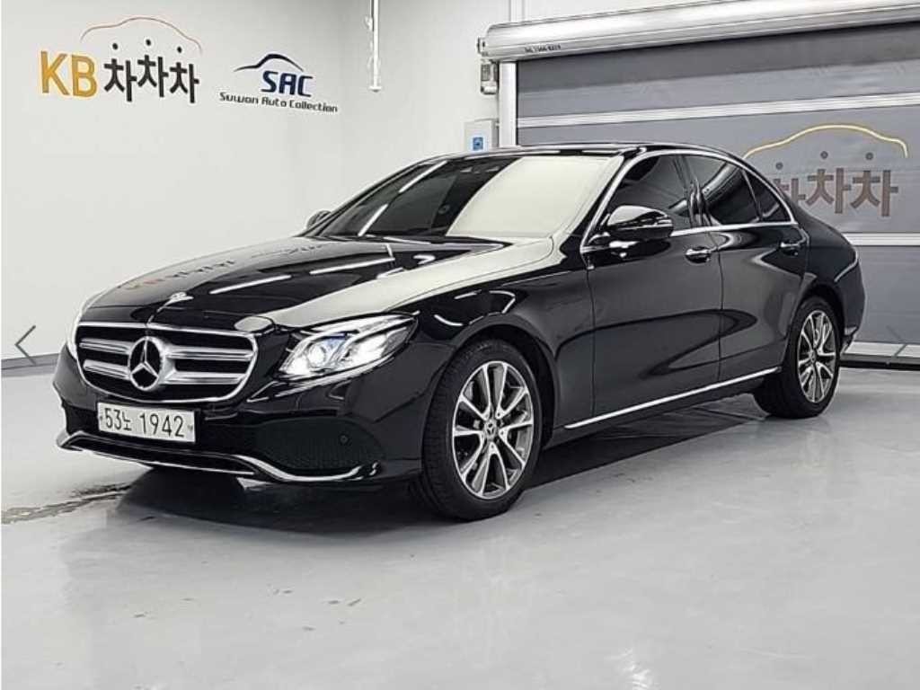 벤츠 E 클래스 E-클래스 W213 E300 4MATIC 아방가르드 이미지 2