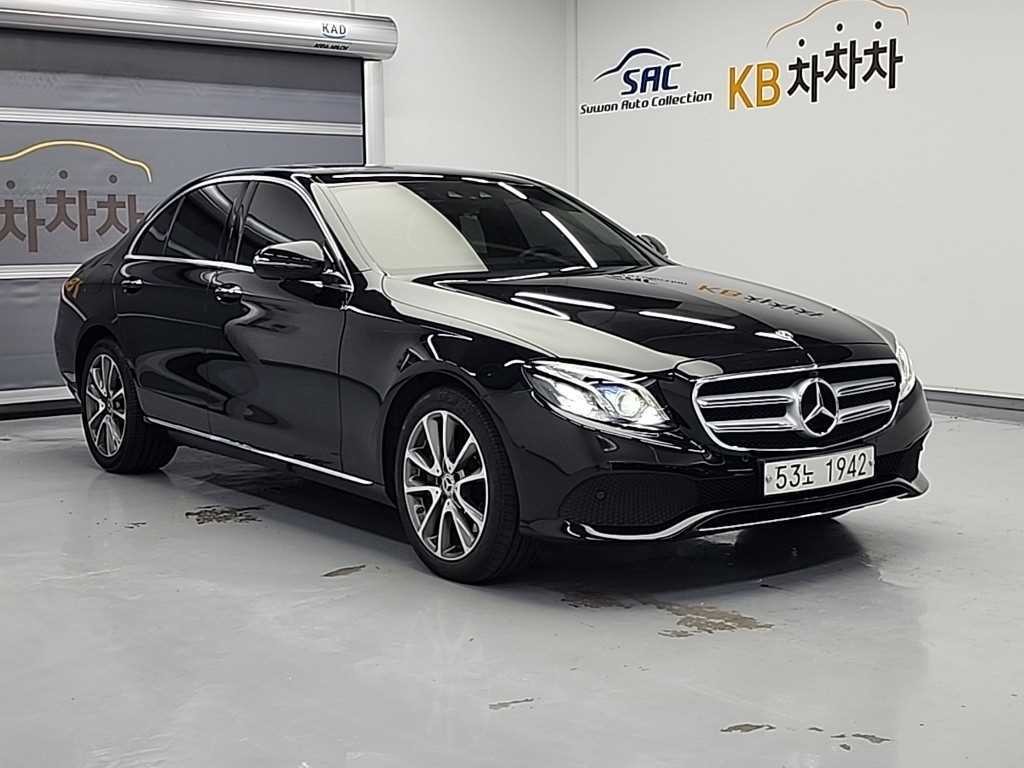 벤츠 E 클래스 E-클래스 W213 E300 4MATIC 아방가르드 이미지 5