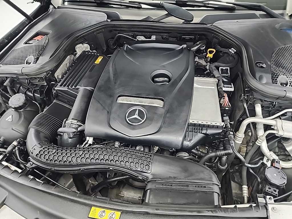 벤츠 E 클래스 E-클래스 W213 E300 4MATIC 아방가르드 이미지 6
