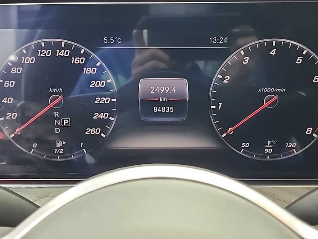 벤츠 E 클래스 E-클래스 W213 E300 4MATIC 아방가르드 이미지 7