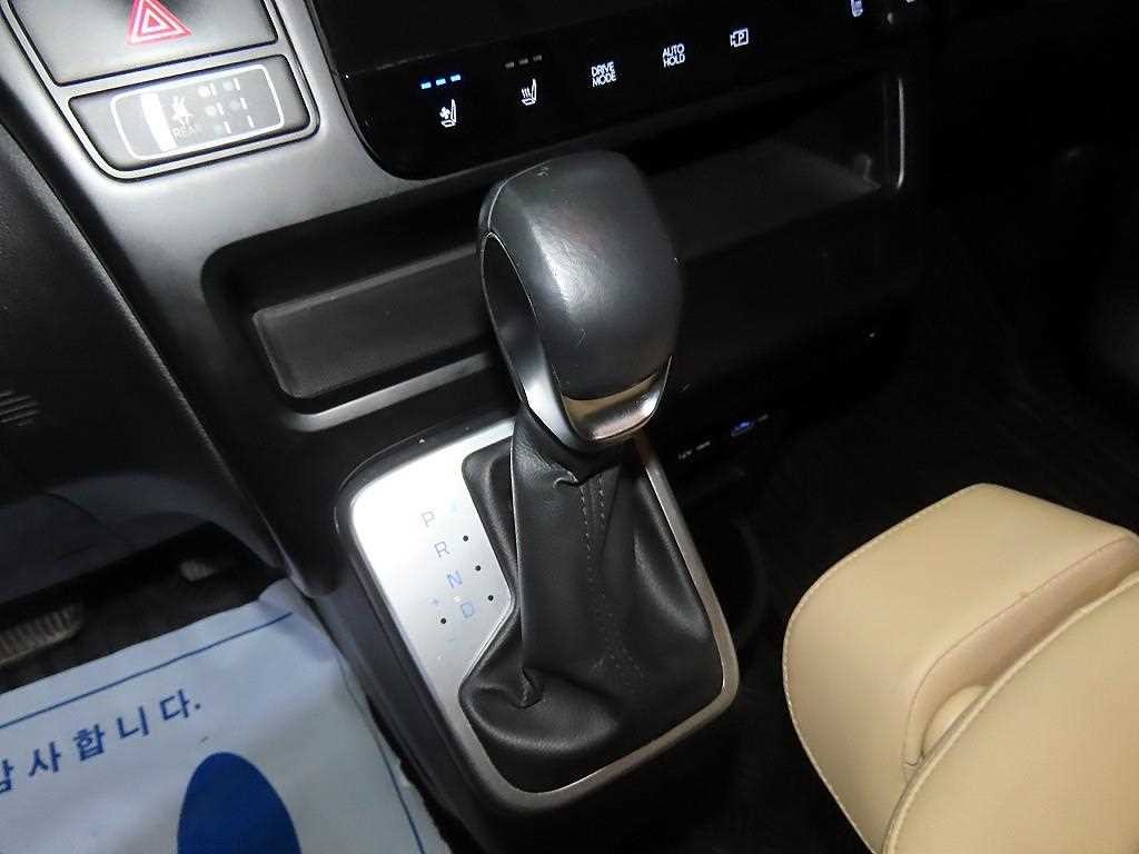 현대 스타리아 4WD 디젤 투어러 모던 이미지 12