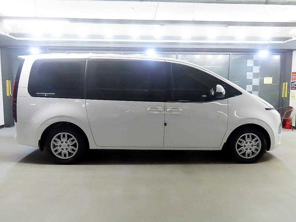 현대 스타리아 4WD 디젤 투어러 모던 이미지 3