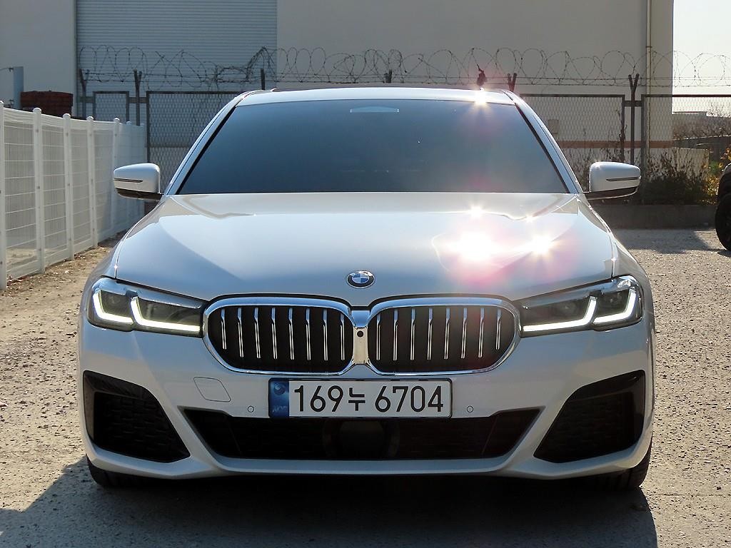 BMW 5시리즈 5시리즈 (G30) 520i M 스포츠 이미지 1