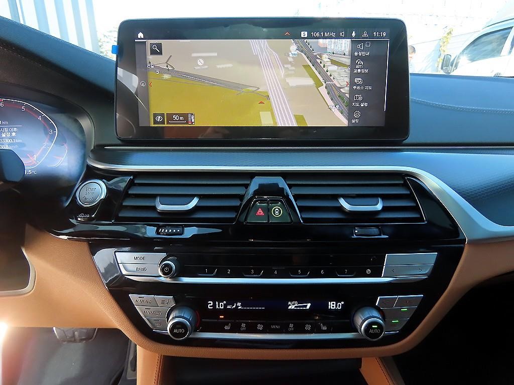 BMW 5시리즈 5시리즈 (G30) 520i M 스포츠 이미지 13