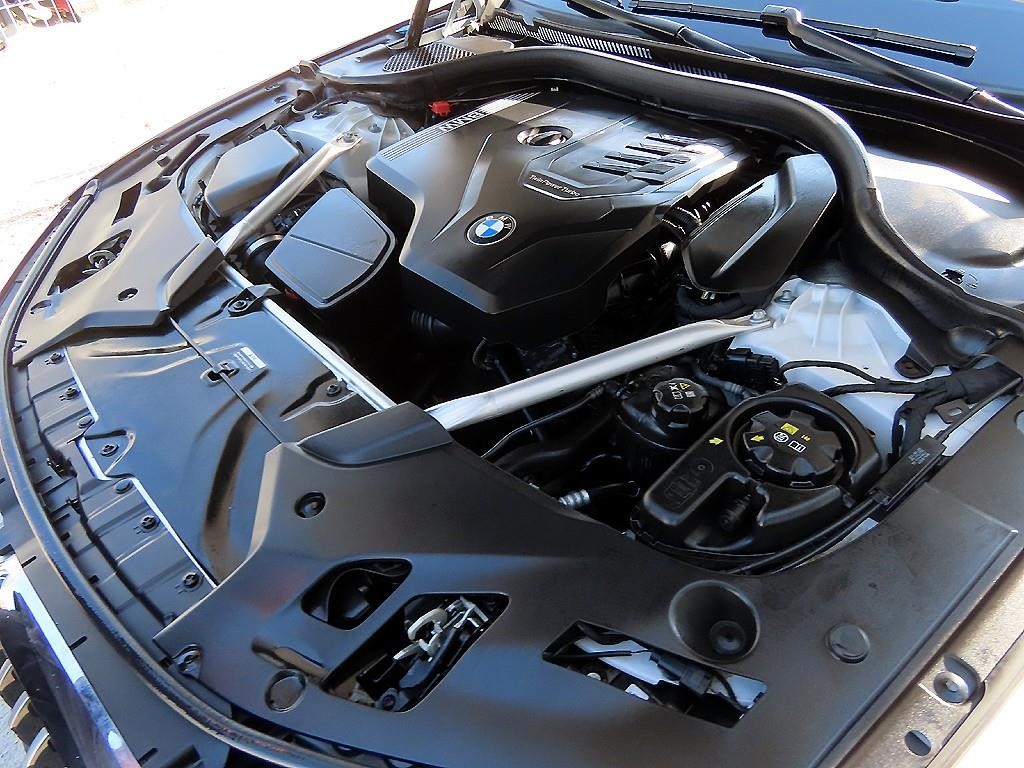 BMW 5시리즈 5시리즈 (G30) 520i M 스포츠 이미지 19