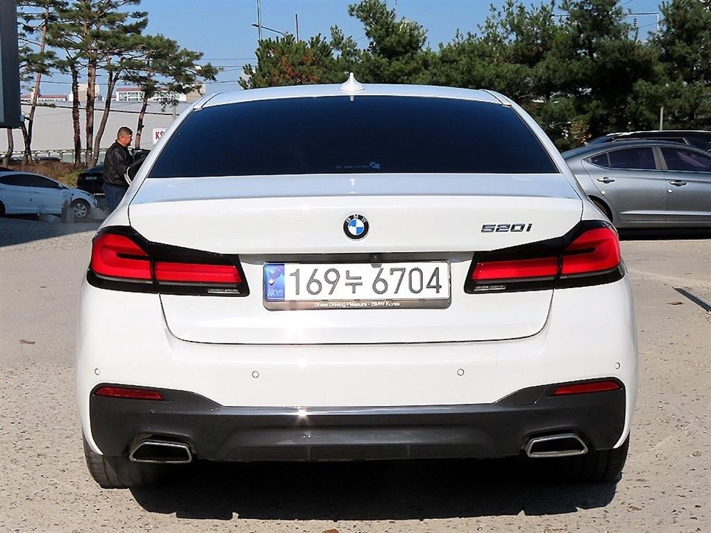 BMW 5시리즈 5시리즈 (G30) 520i M 스포츠 이미지 4