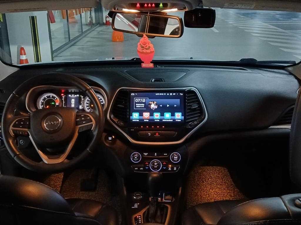 지프 체로키 체로키(KL) 2.4 론지튜드 AWD 이미지 13