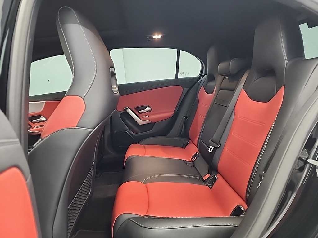 벤츠 A 클래스 A클래스 W177 AMG A45 4MATIC+ 해치백 이미지 12