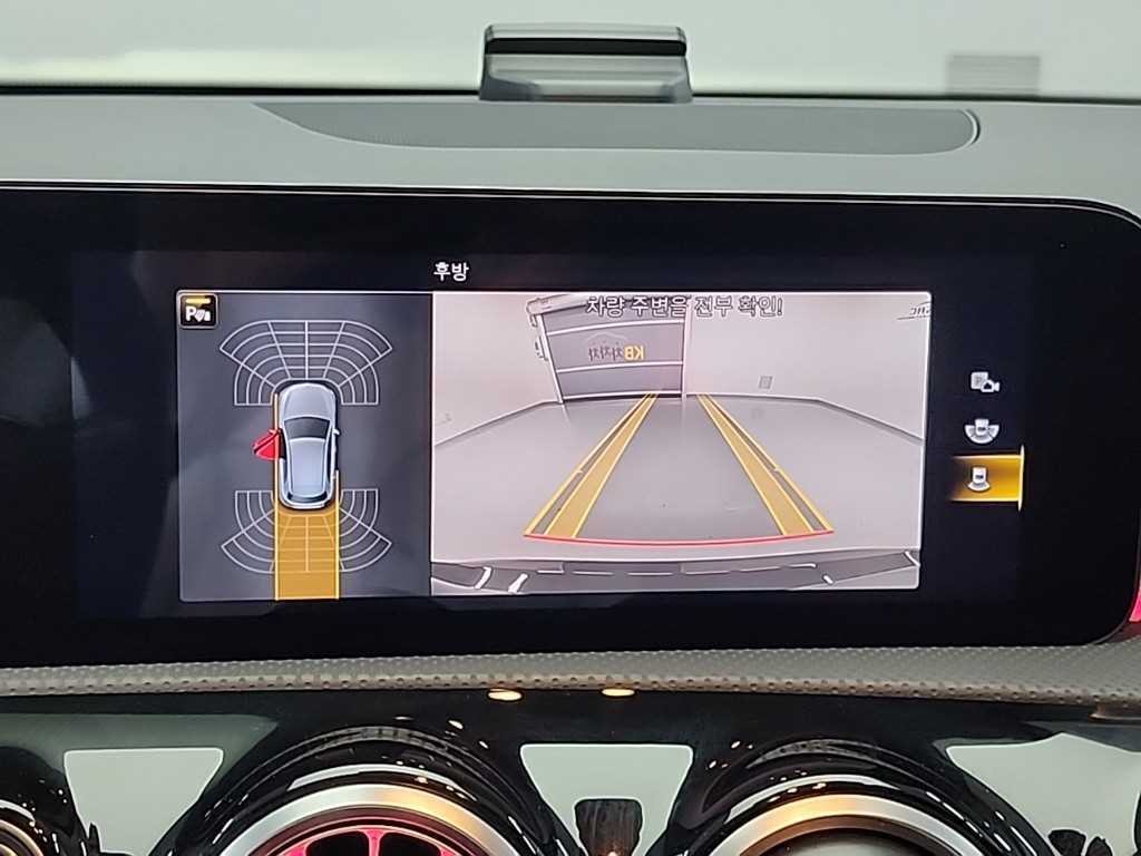 벤츠 A 클래스 A클래스 W177 AMG A45 4MATIC+ 해치백 이미지 15
