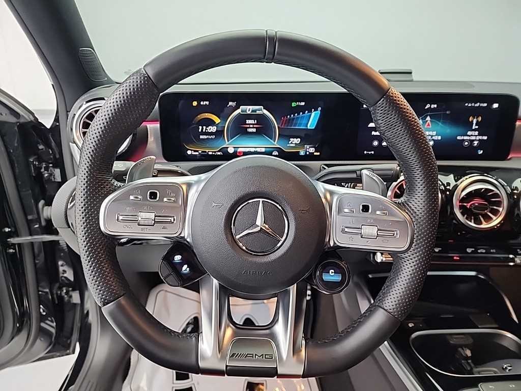 벤츠 A 클래스 A클래스 W177 AMG A45 4MATIC+ 해치백 이미지 9