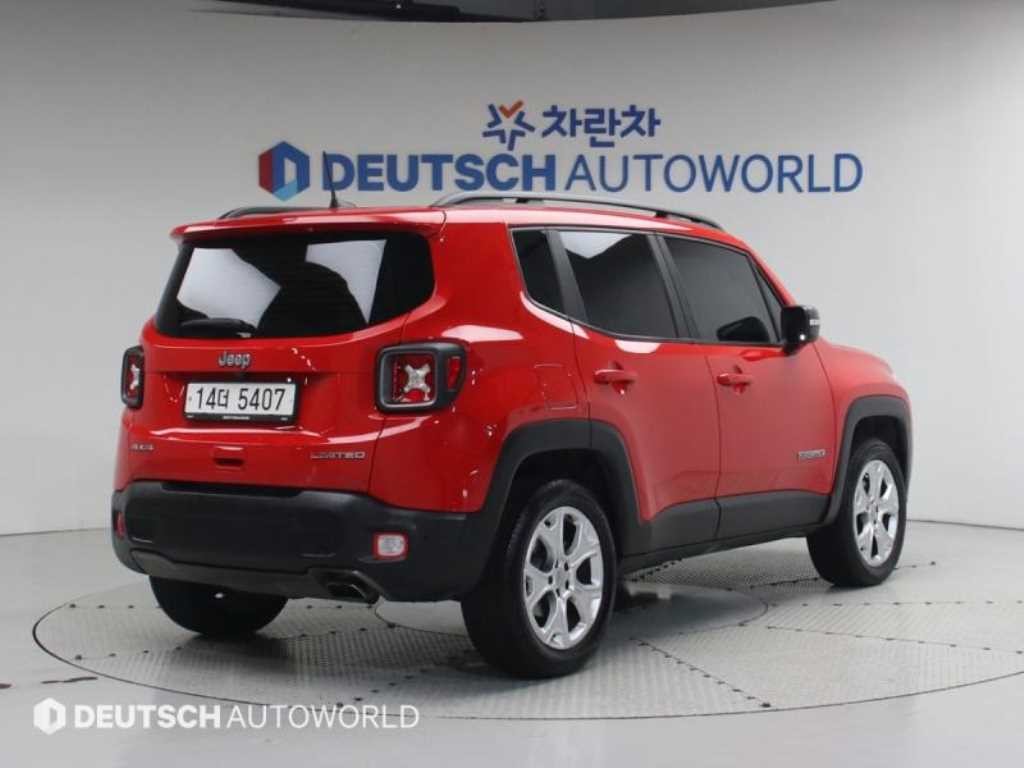 지프 레니게이드 2.4 리미티드 AWD 이미지 2