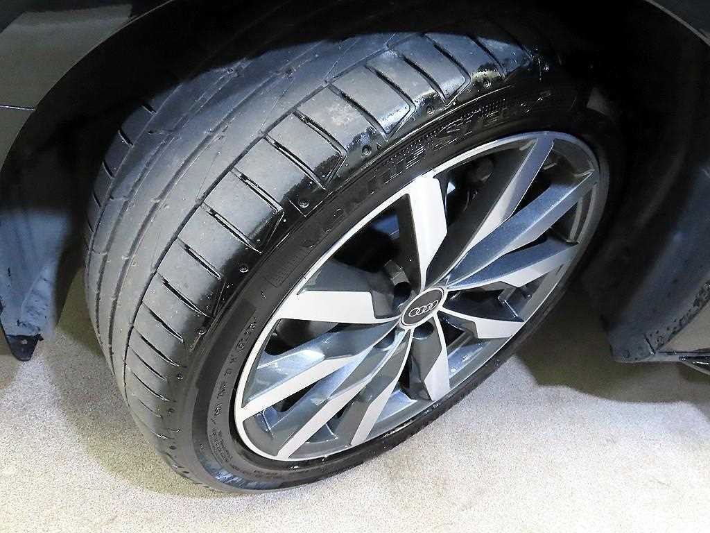 아우디 A4 A4 (B9) 40 TFSI 프리미엄 이미지 20
