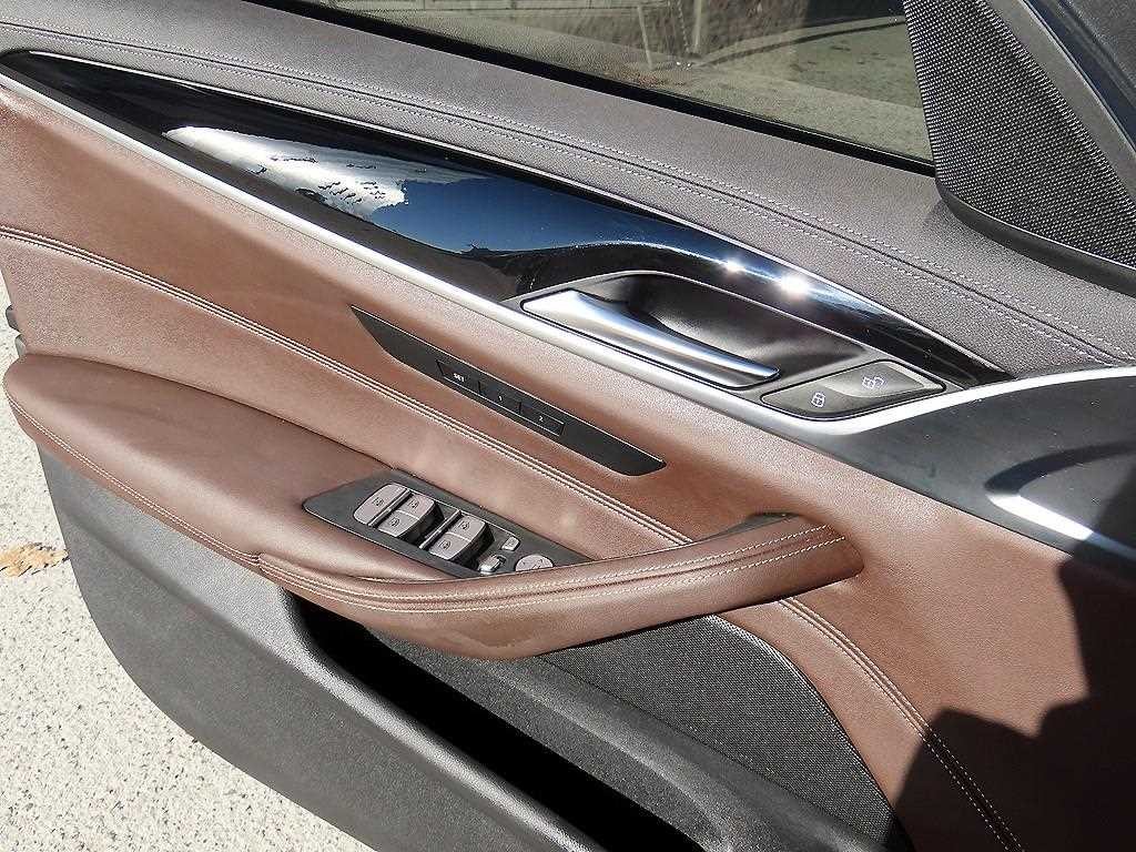 BMW 5시리즈 5시리즈 (G30) 523d M 스포츠 이미지 12
