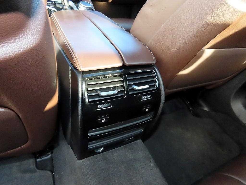 BMW 5시리즈 5시리즈 (G30) 523d M 스포츠 이미지 16