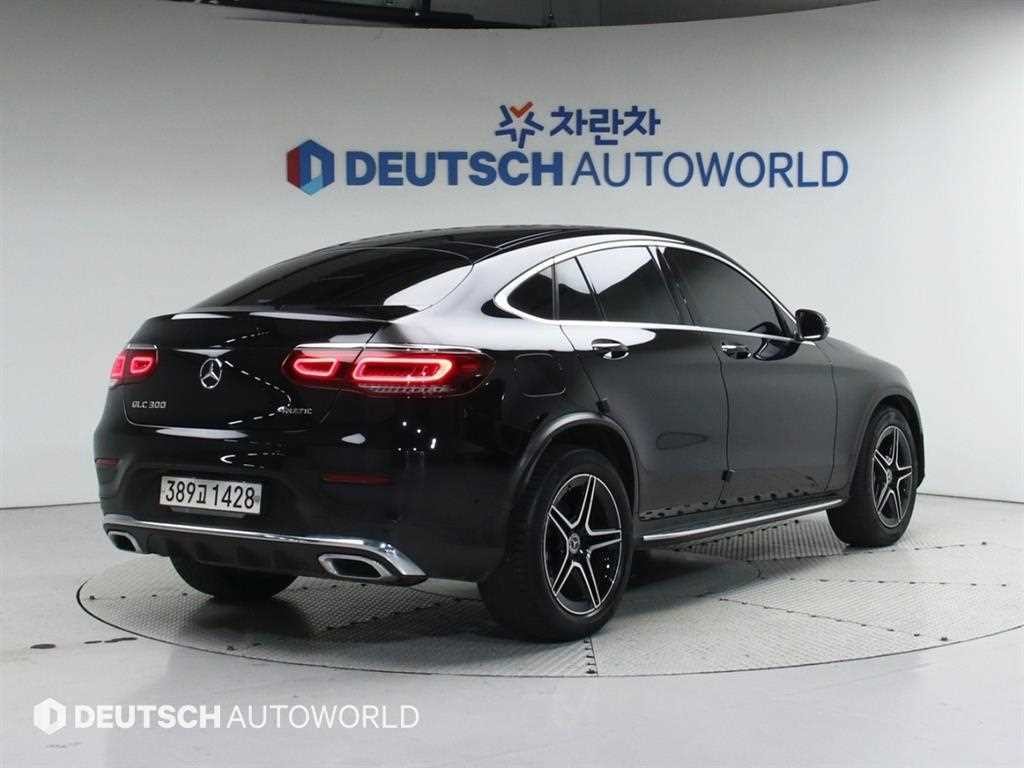 벤츠 GLC 클래스 GLC클래스 X253 GLC 300 4MATIC 쿠페 이미지 2