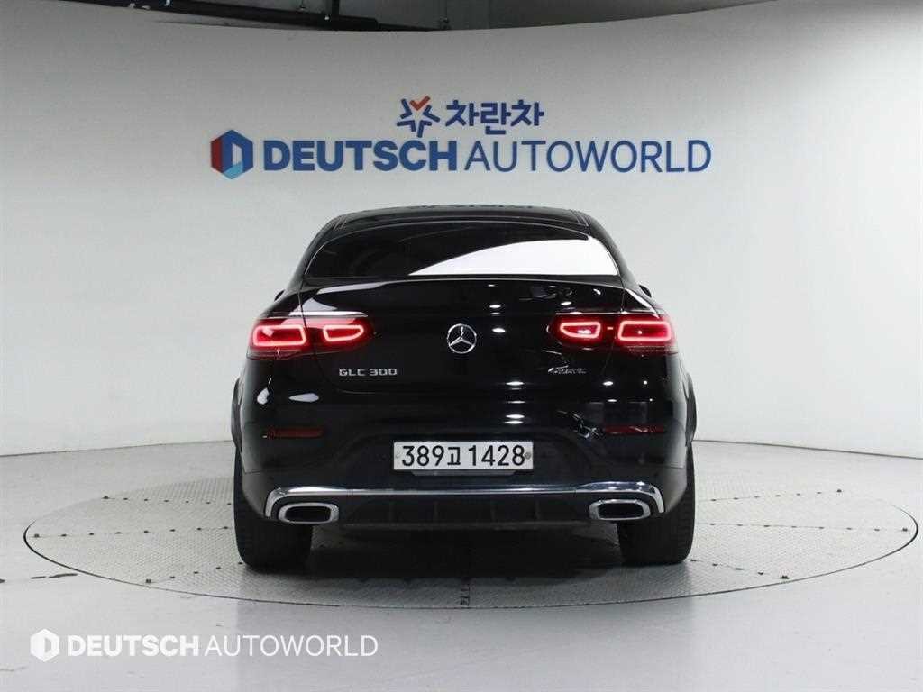 벤츠 GLC 클래스 GLC클래스 X253 GLC 300 4MATIC 쿠페 이미지 4