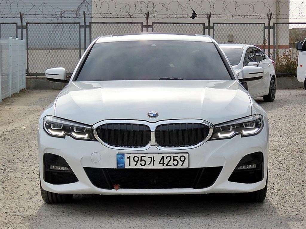 BMW 3시리즈 3시리즈 (G20) 320d xDrive M 스포츠 이미지 1