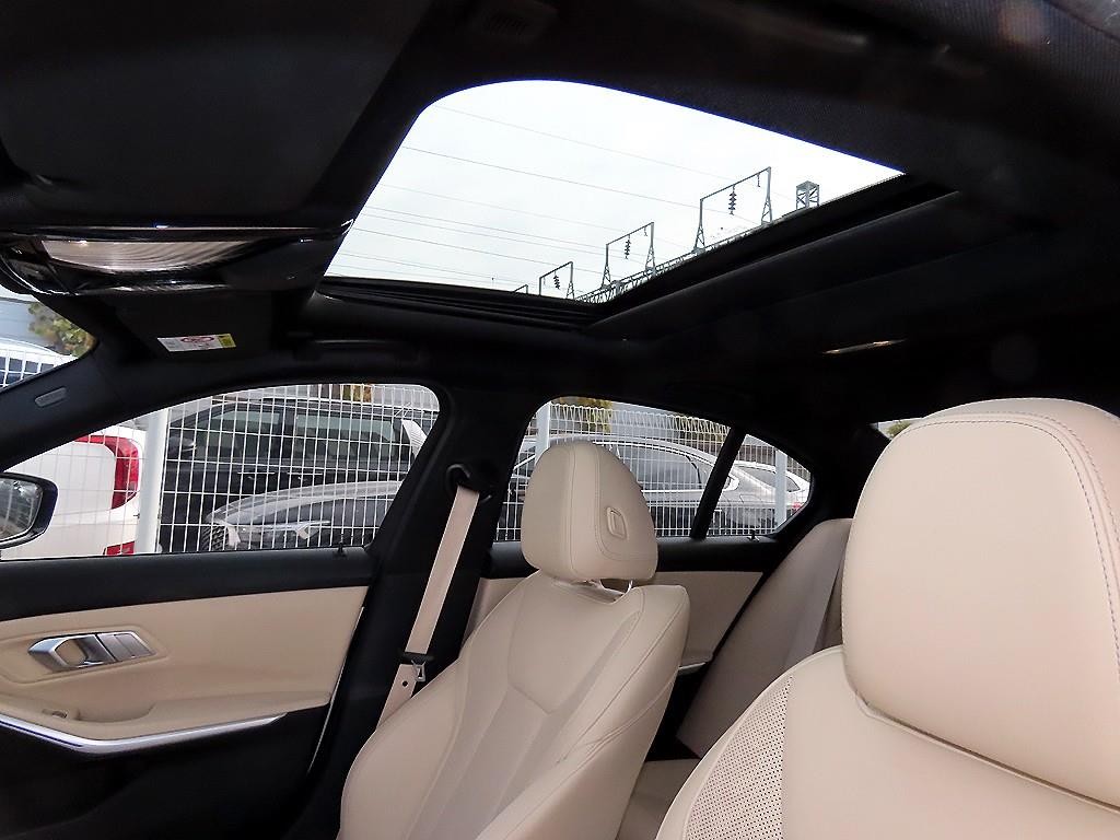 BMW 3시리즈 3시리즈 (G20) 320d xDrive M 스포츠 이미지 18