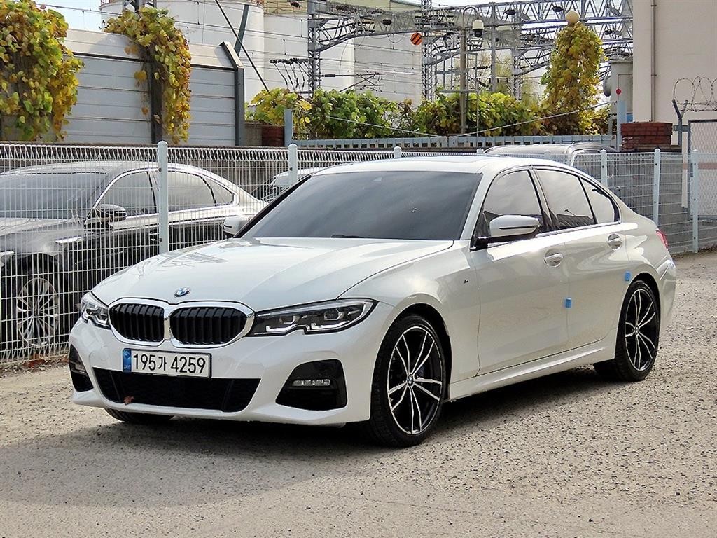BMW 3시리즈 3시리즈 (G20) 320d xDrive M 스포츠 이미지 2