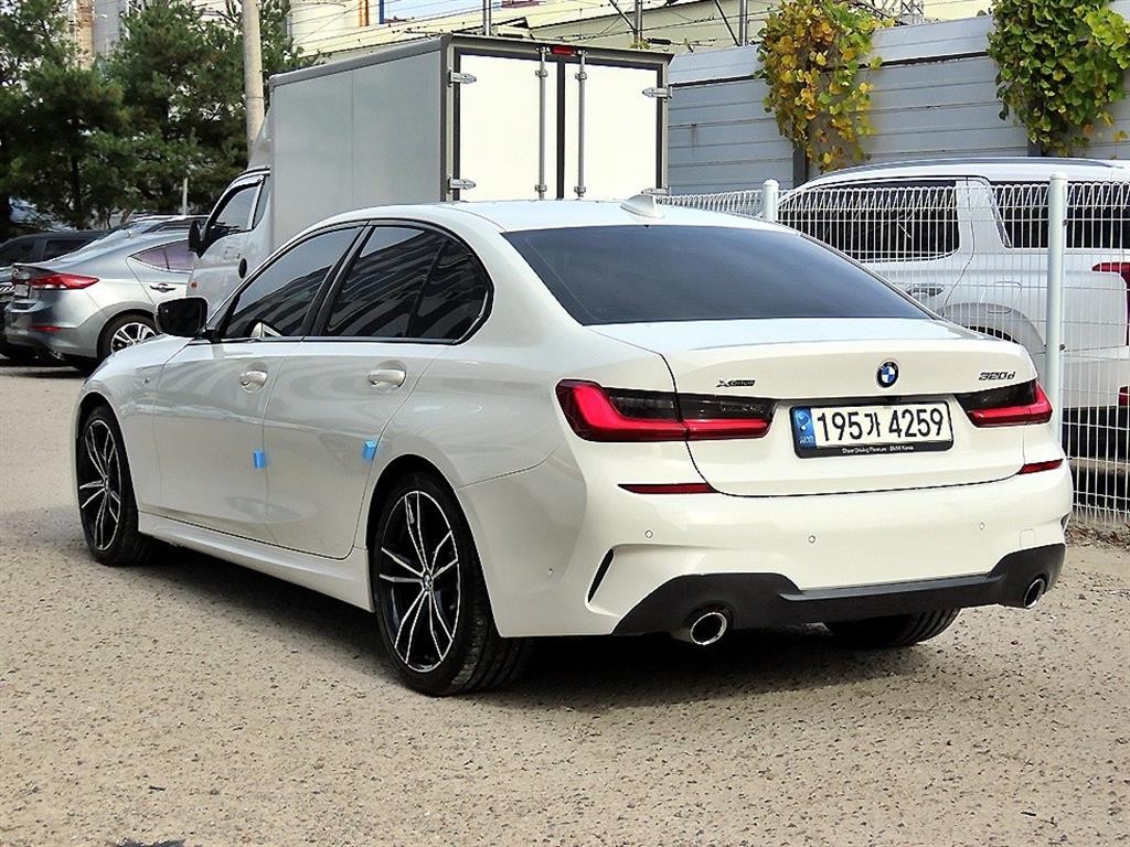 BMW 3시리즈 3시리즈 (G20) 320d xDrive M 스포츠 이미지 3