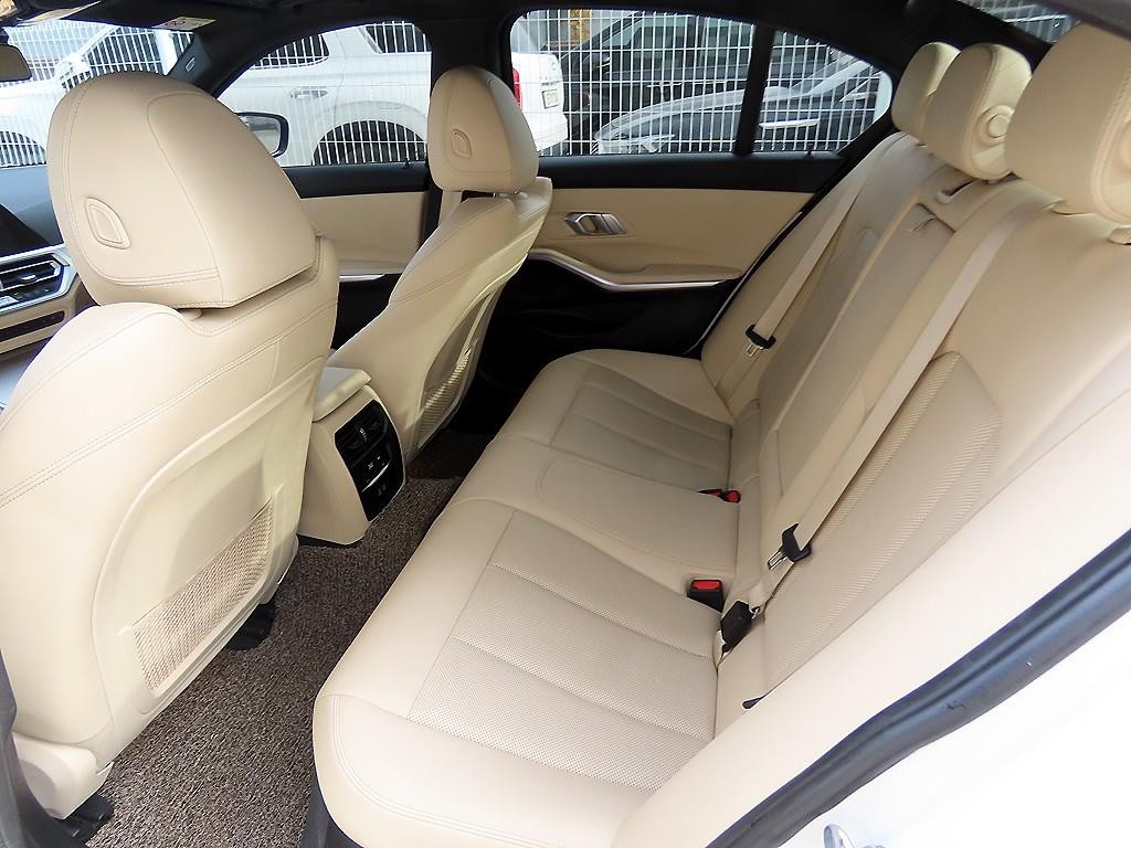 BMW 3시리즈 3시리즈 (G20) 320d xDrive M 스포츠 이미지 6