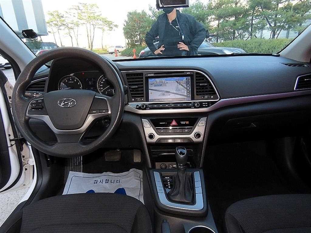 현대 아반떼 아반떼 AD 1.6 GDI 스타일 이미지 7