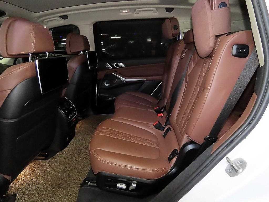 BMW X7 X7 (G07) xDrive 40d 디자인 퓨어 엑셀런스 7인승 이미지 7
