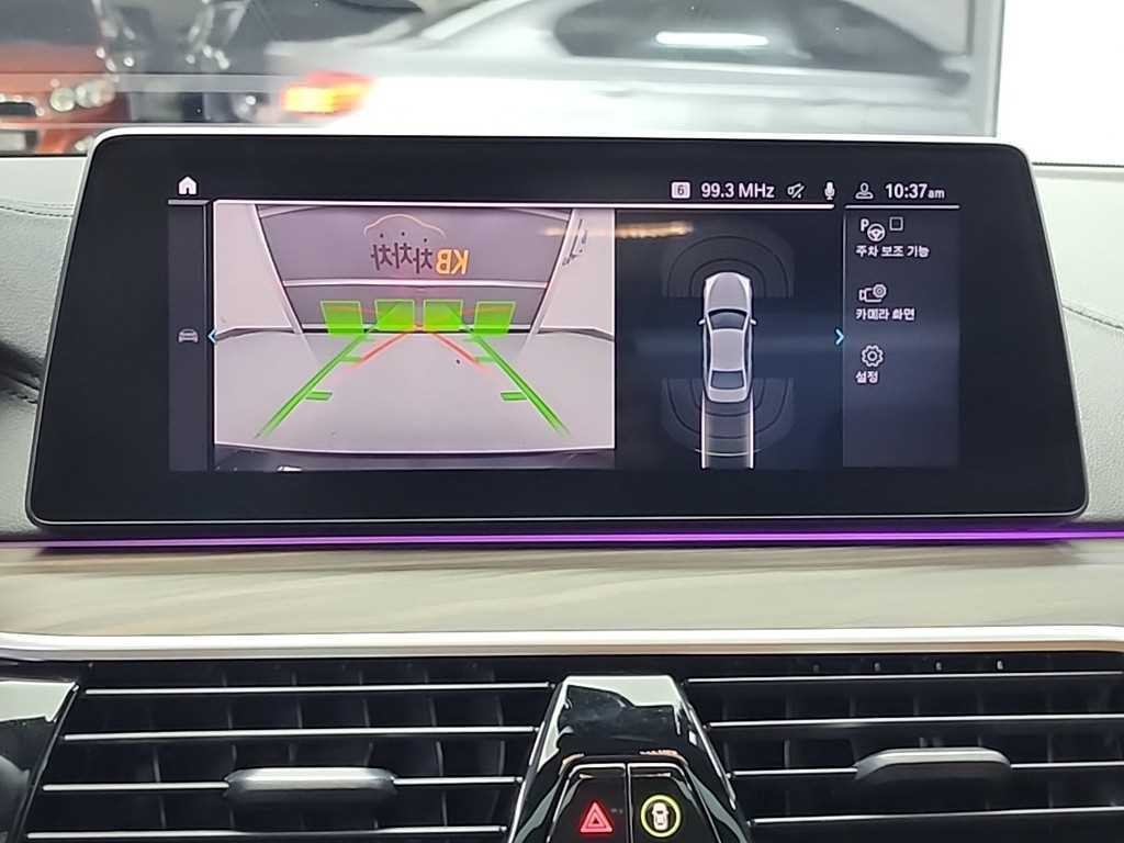 BMW 5시리즈 5시리즈 (G30) 530e M 스포츠 이미지 16