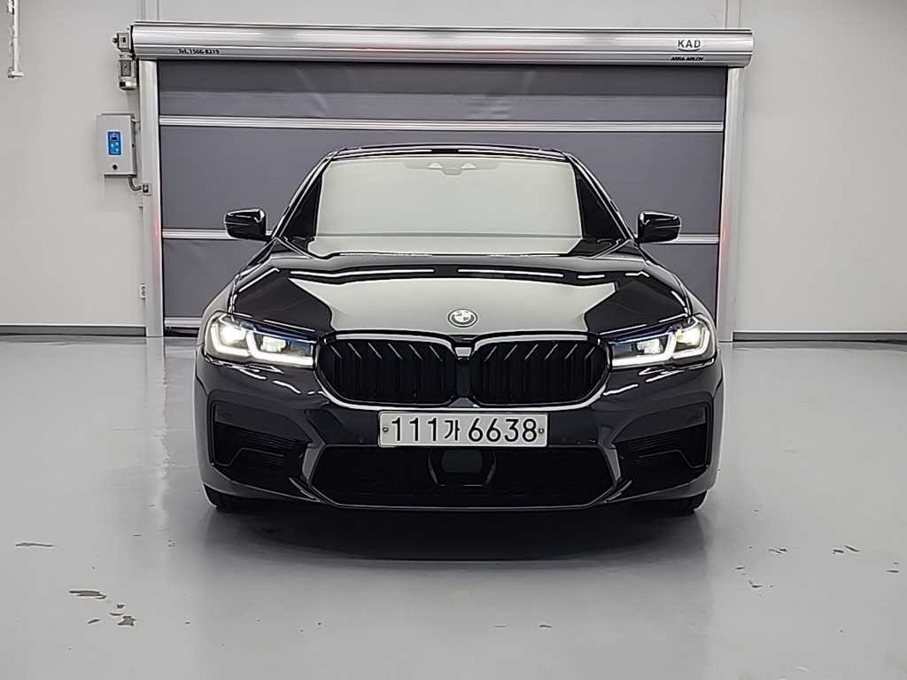BMW 5시리즈 5시리즈 (G30) 530e M 스포츠 이미지 2