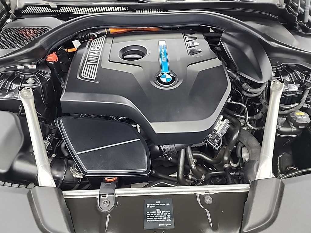 BMW 5시리즈 5시리즈 (G30) 530e M 스포츠 이미지 5