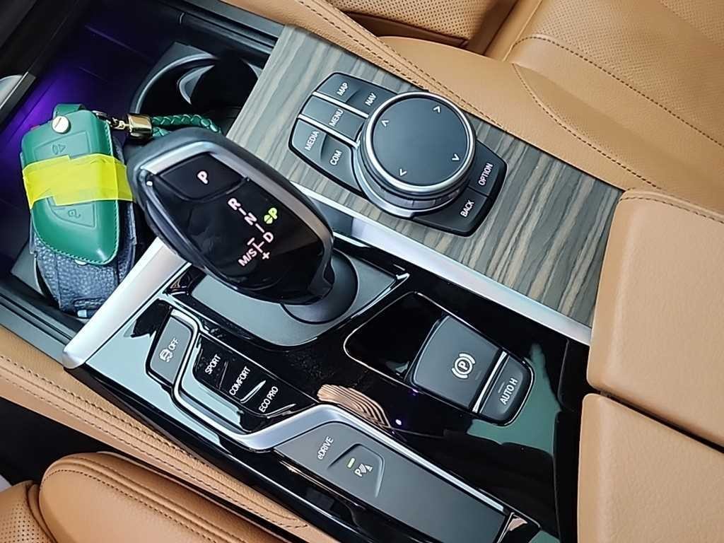 BMW 5시리즈 5시리즈 (G30) 530e M 스포츠 이미지 8