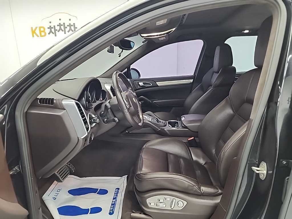 포르쉐 카이엔 뉴 카이엔 4.8 터보 이미지 11