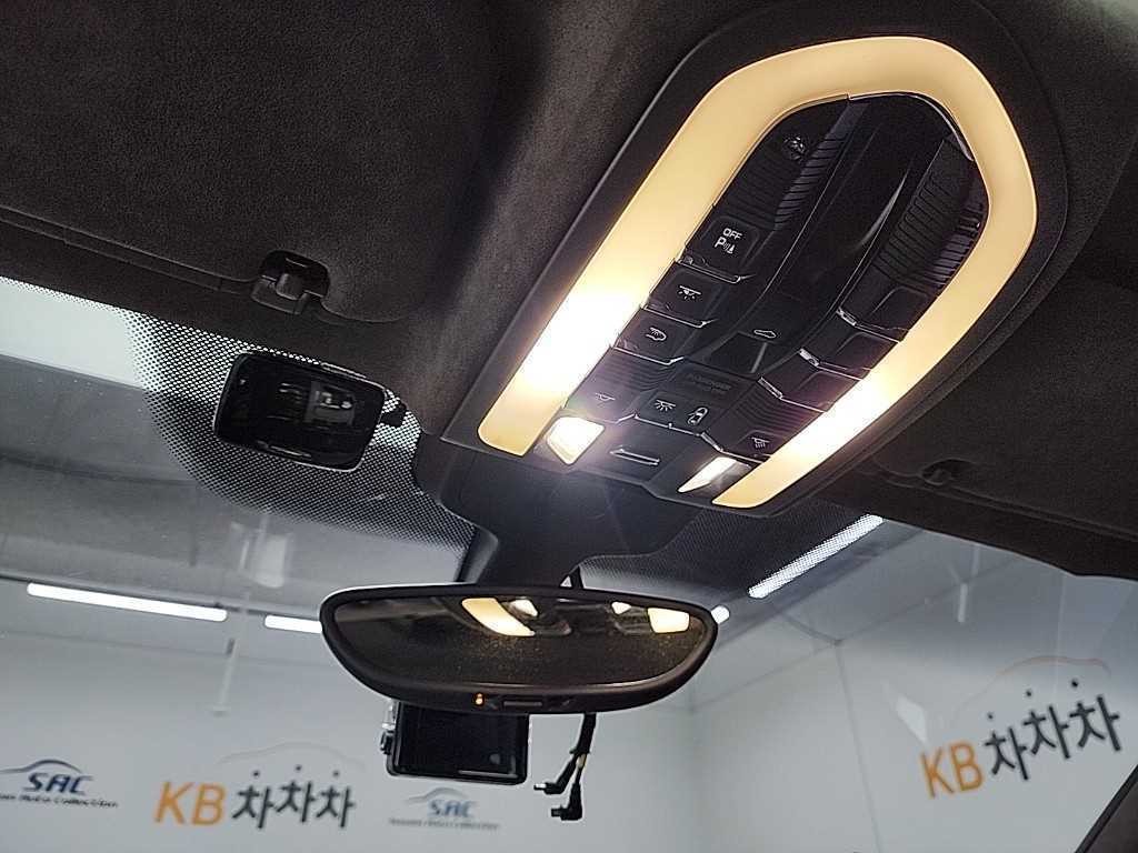포르쉐 카이엔 뉴 카이엔 4.8 터보 이미지 18