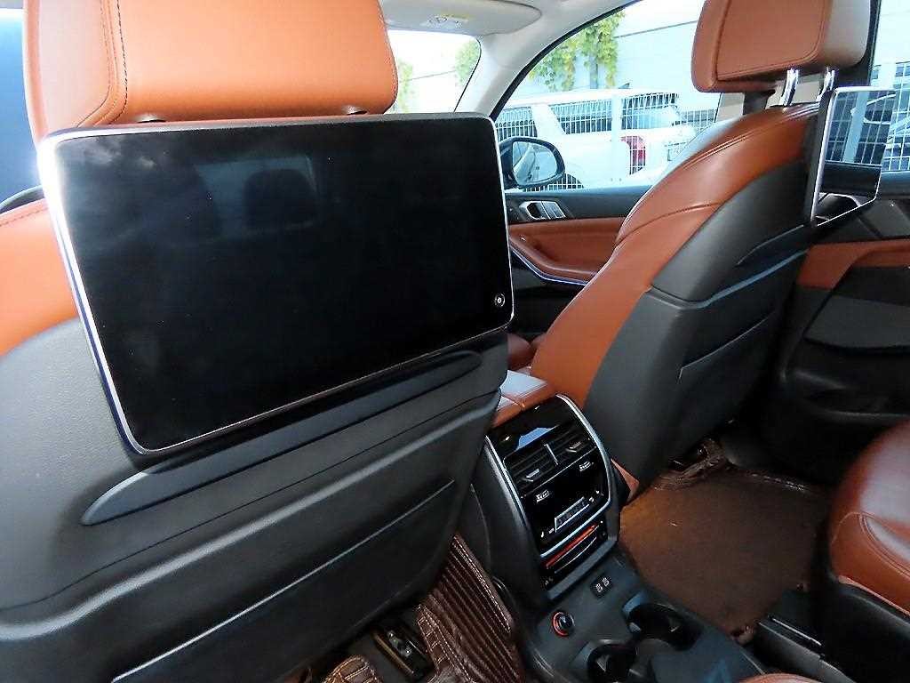BMW X7 X7 (G07) xDrive 40d 디자인 퓨어 엑셀런스 6인승 이미지 15