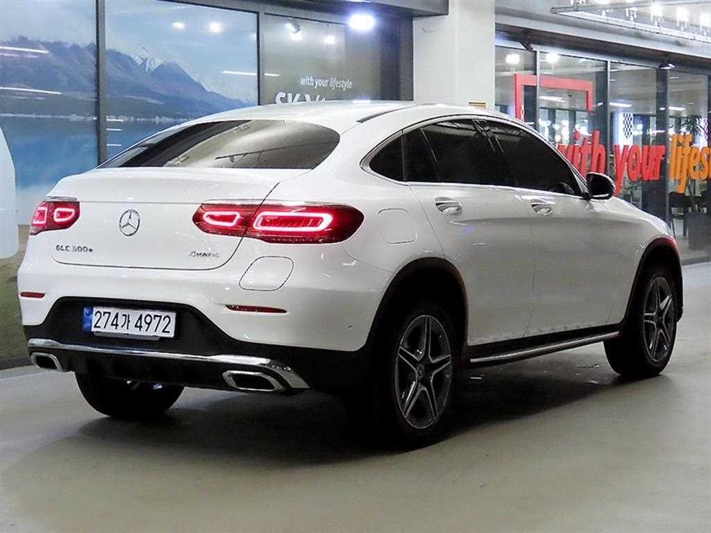 벤츠 GLC 클래스 GLC클래스 X253 GLC 300 e 4MATIC 쿠페 이미지 4