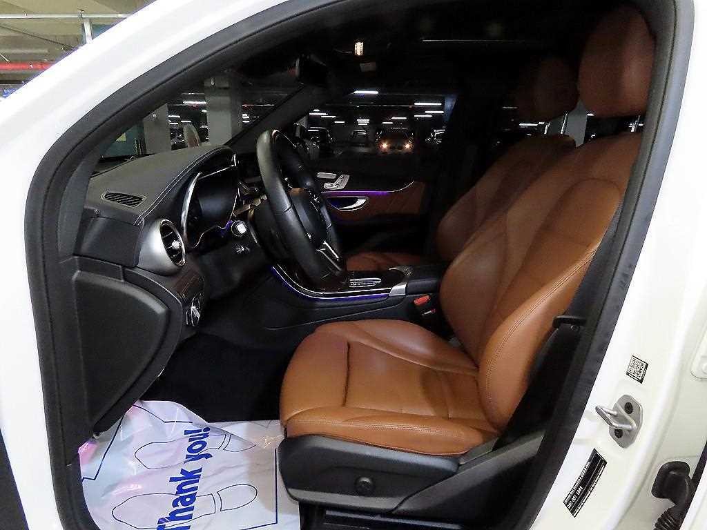 벤츠 GLC 클래스 GLC클래스 X253 GLC 300 e 4MATIC 쿠페 이미지 6
