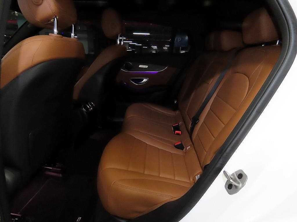 벤츠 GLC 클래스 GLC클래스 X253 GLC 300 e 4MATIC 쿠페 이미지 7