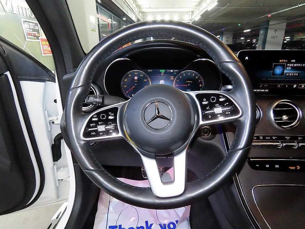 벤츠 GLC 클래스 GLC클래스 X253 GLC 300 e 4MATIC 쿠페 이미지 8