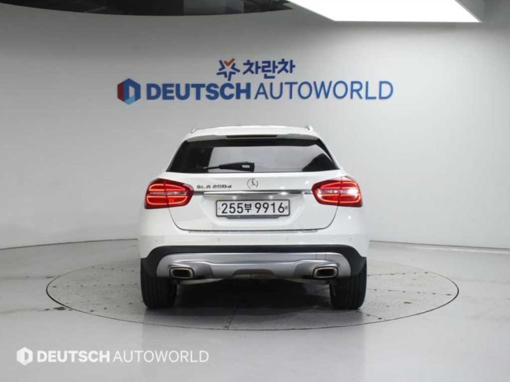 벤츠 GLA 클래스 GLA클래스 X156 GLA200 D 이미지 4