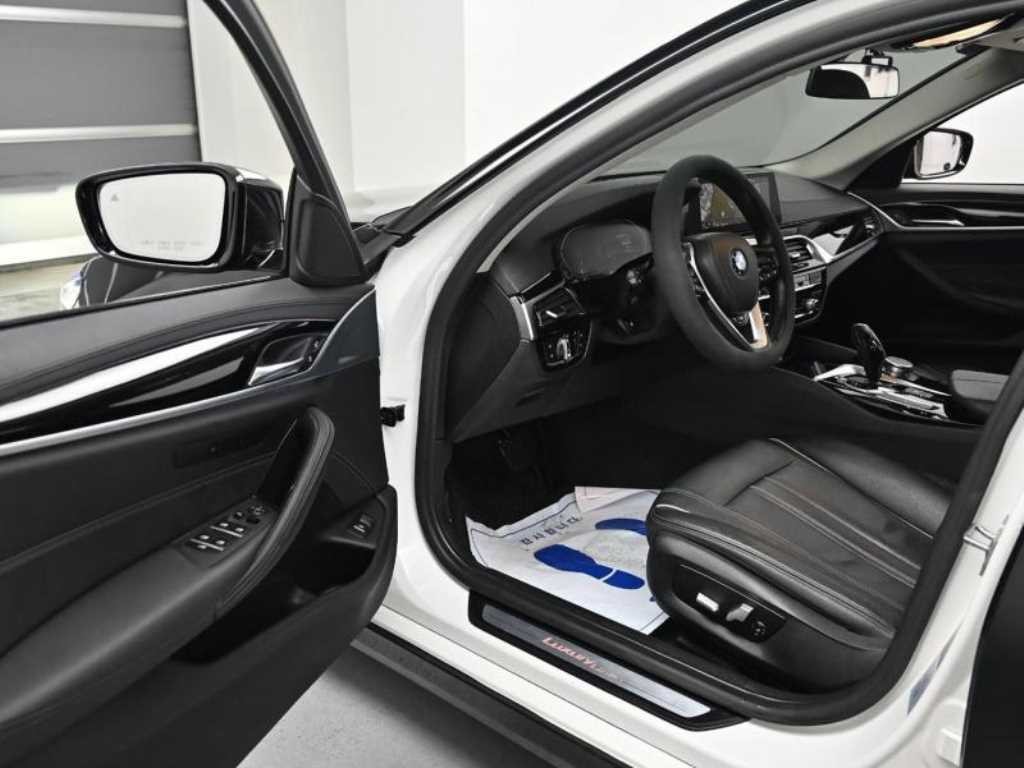 BMW 5시리즈 5시리즈 (G30) 520i 럭셔리 이미지 11