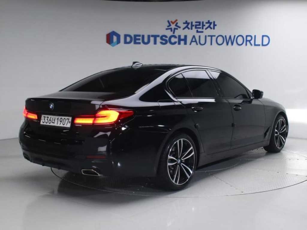 BMW 5시리즈 5시리즈 (G30) 520i 럭셔리 이미지 2