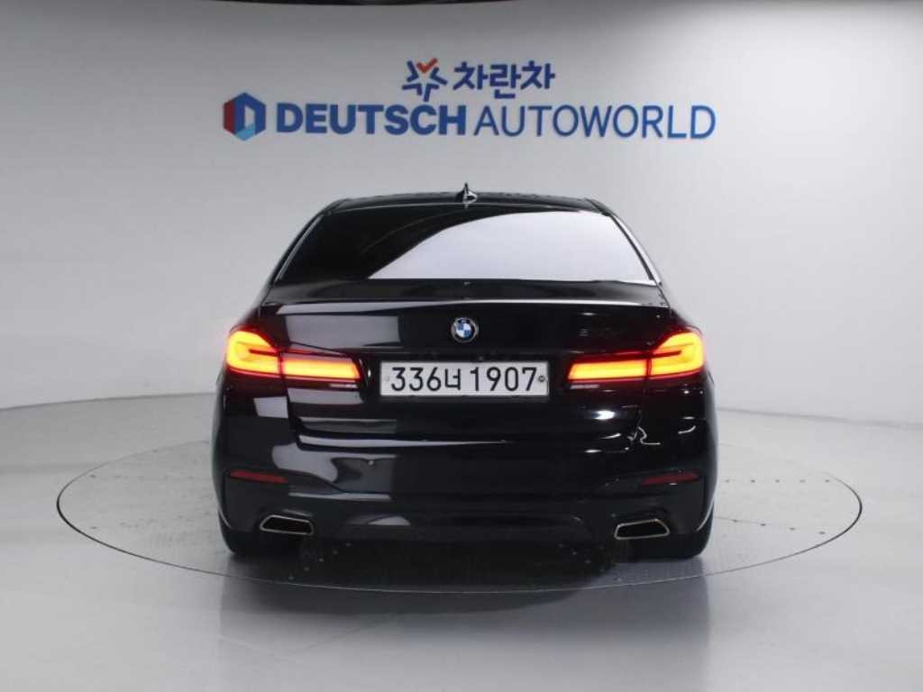 BMW 5시리즈 5시리즈 (G30) 520i 럭셔리 이미지 4