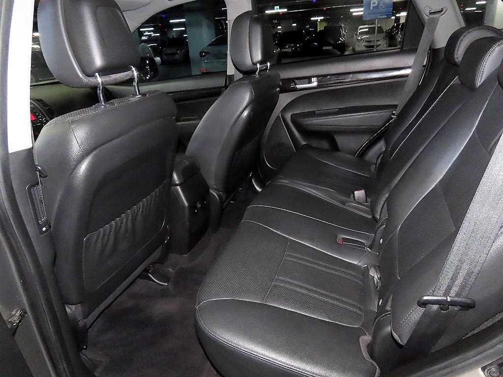 기아 쏘렌토 쏘렌토 R 디젤 2WD 2.0 TLX 최고급형 이미지 7