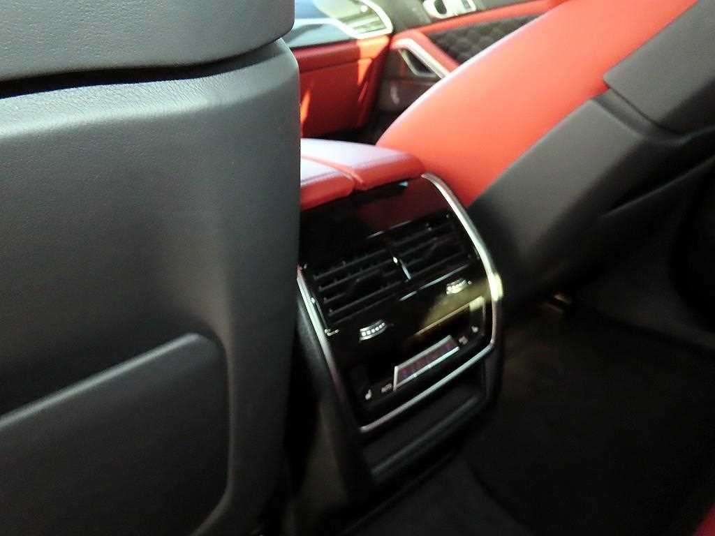 BMW X6M X6M (F96) 4.4 컴페티션 이미지 16