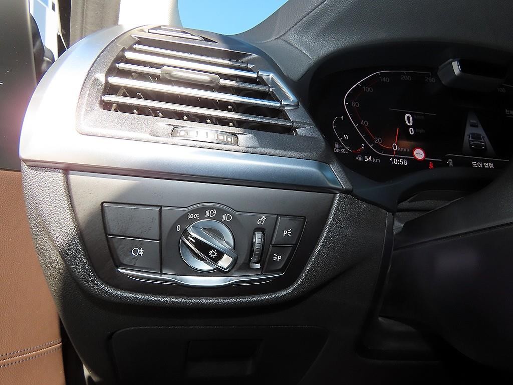 BMW X4 X4 (G02) xDrive 20d xLine 이미지 12