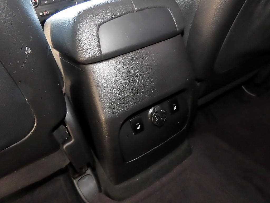 기아 쏘렌토 쏘렌토 R 디젤 2WD 2.0 LIMITED 프리미엄 이미지 17